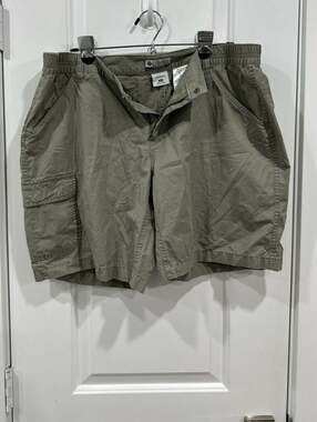 Columbia Sportswear Women's XL Olive Green Nylon Cargo Hiking Shorts